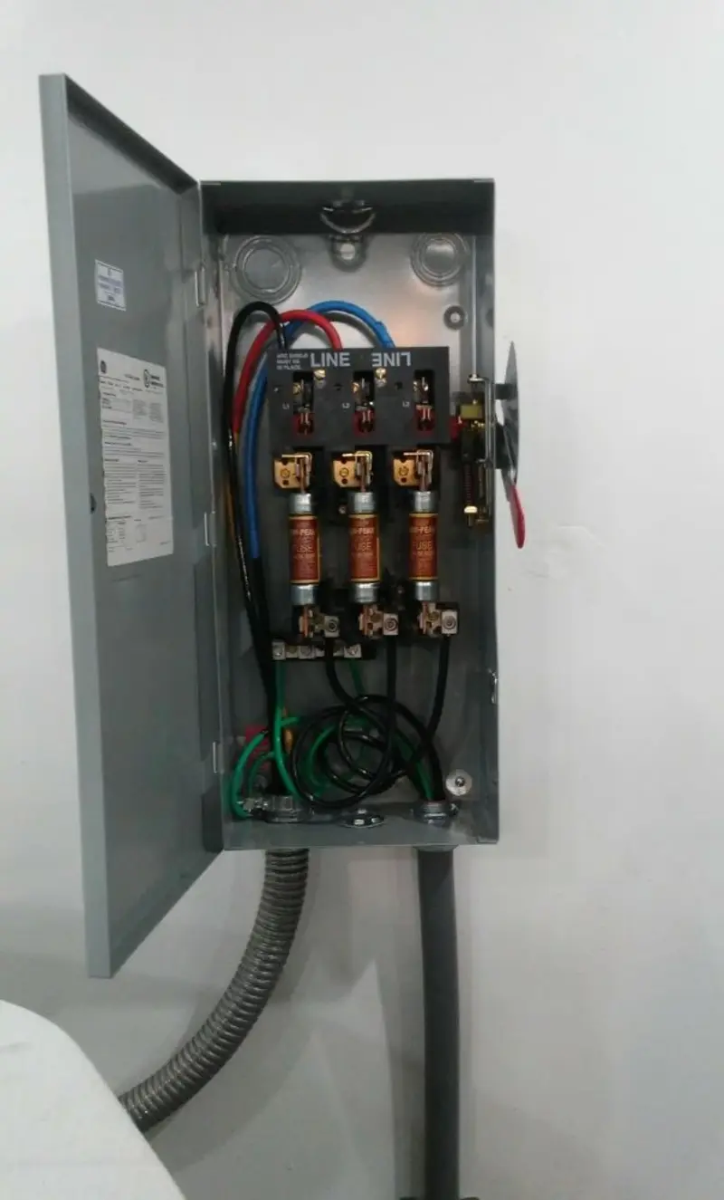 Three-phase disconnect switch installed for Smoke Detector Installation in Lakehills